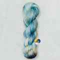 時間的顏色藏在線裡｜The Colors of Time Are Carried in the Yarn