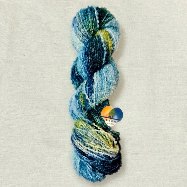 時間的顏色藏在線裡｜The Colors of Time Are Carried in the Yarn.